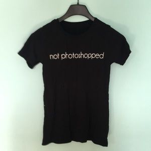 🖤Black “not photoshopped” tee